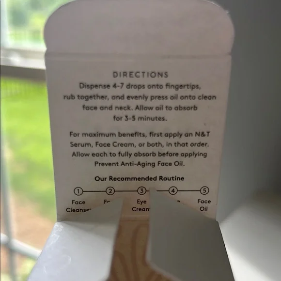 Naked & Thriving Anti-Aging Face Oil - Picture 3 of 4